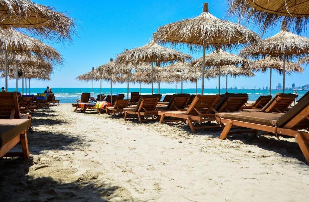 Luxurious Cozy Seaview Apartment Durrës Esterno foto