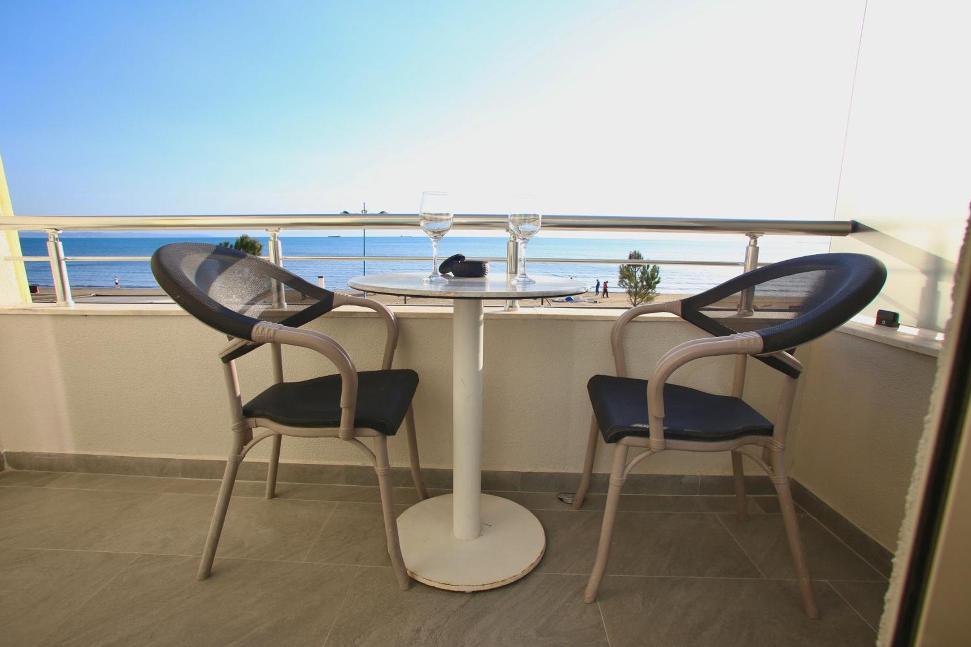 Luxurious Cozy Seaview Apartment Durrës Esterno foto